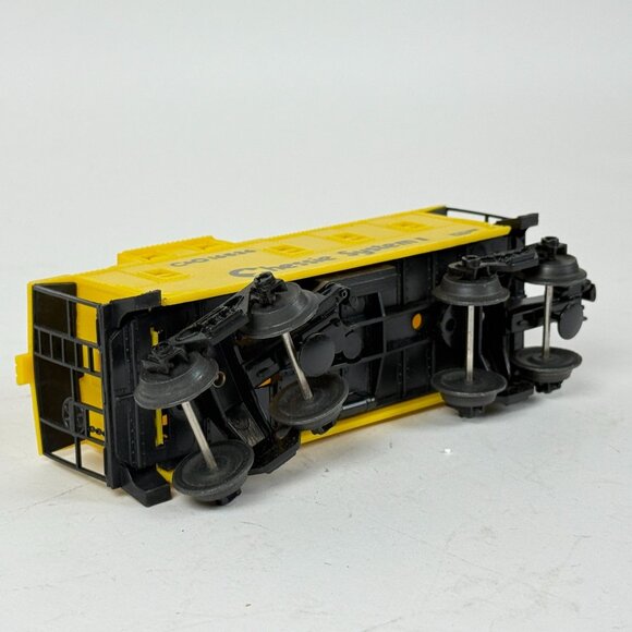 Chessie System C&O 16536 Lionel Caboose O Gauge Vintage Yellow Train Car - Picture 8 of 10